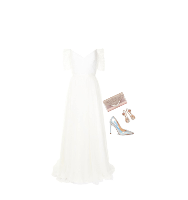 Sheath wedding gown style idea for apple-shaped body 