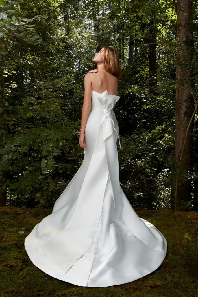 Anne Barge Trumpet wedding dress with a bow