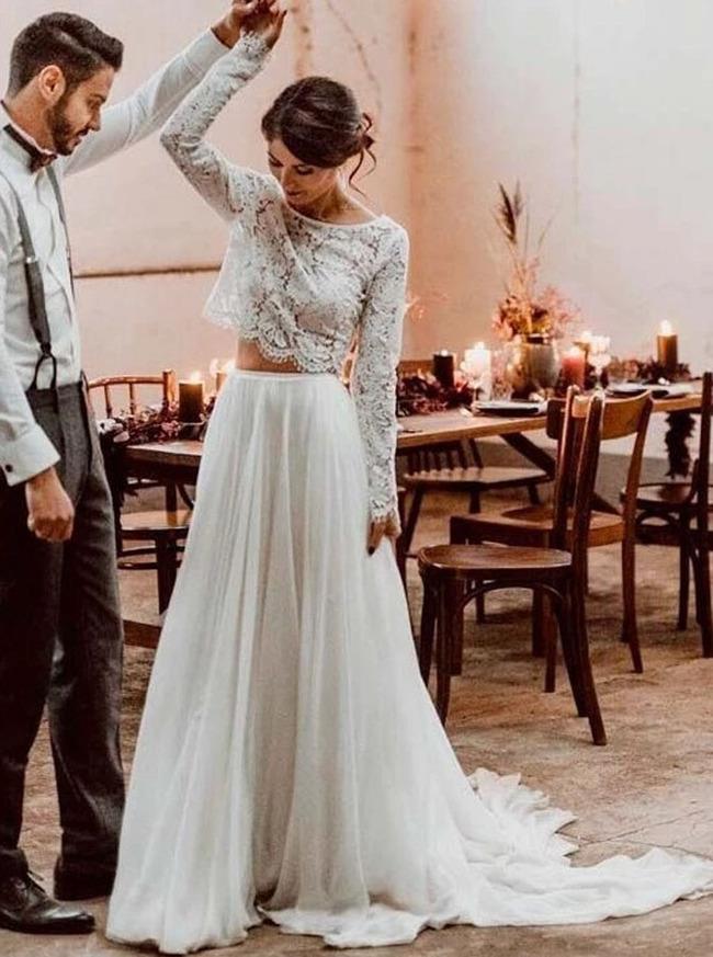 Two-piece wedding dress for pear-shaped body