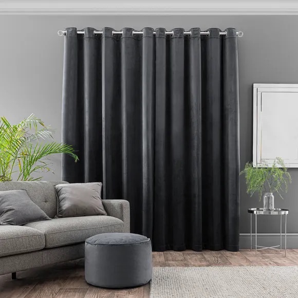 Blackout curtain type example