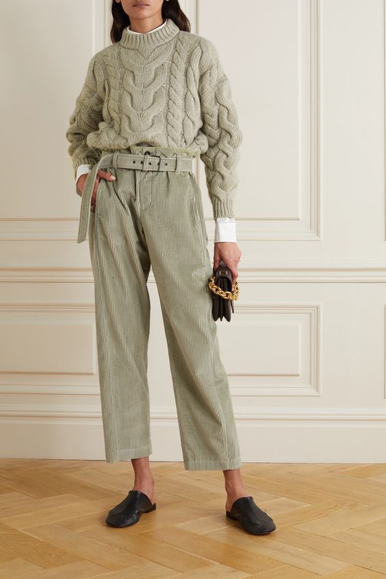 Comfy winter look with wide-leg green trousers