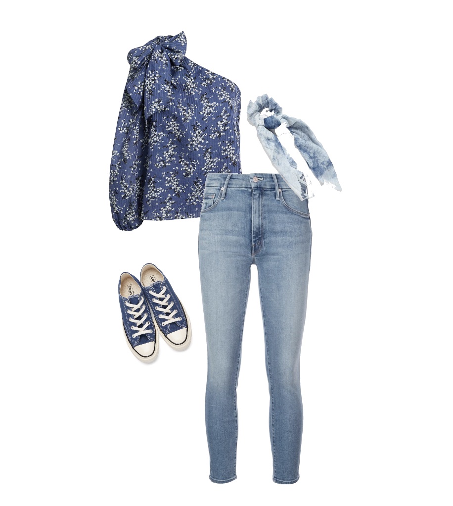 Off-shoulder blue blouse skinny jeans sneakers outfits for senior pictures