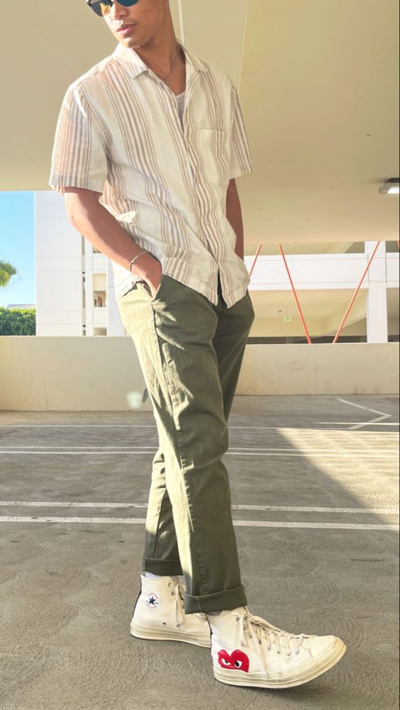 Stylish summer look with straight green pants