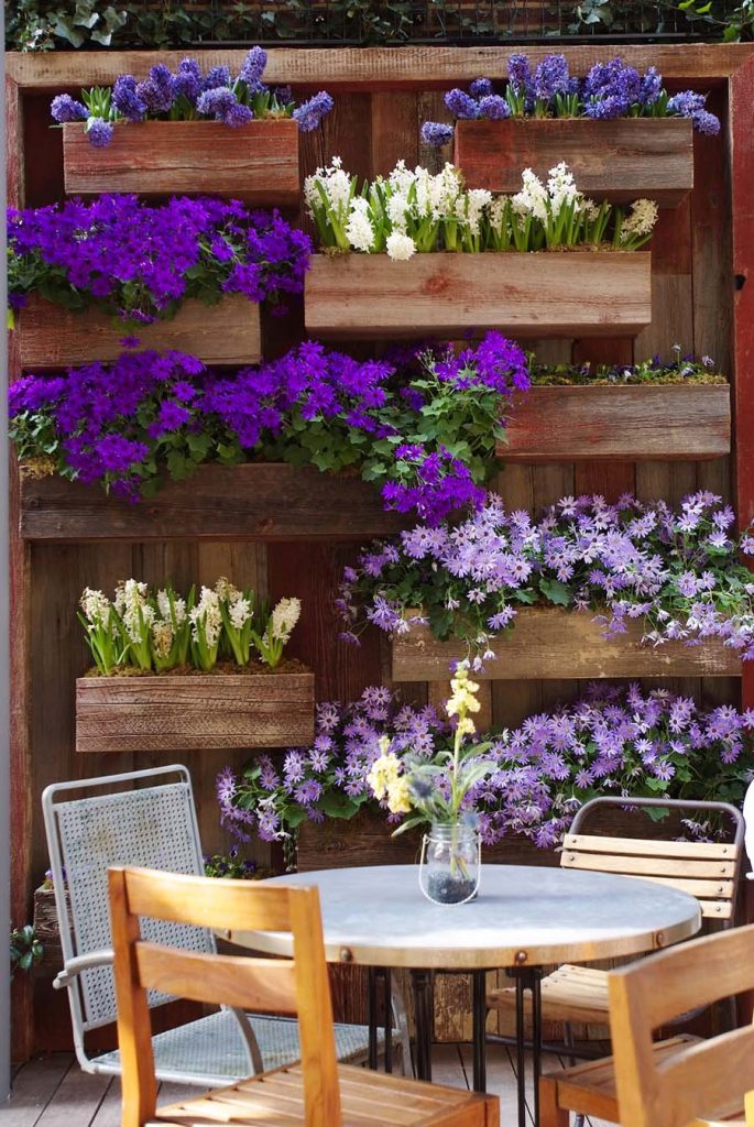Flower vertical patio garden deck decorating ideas
