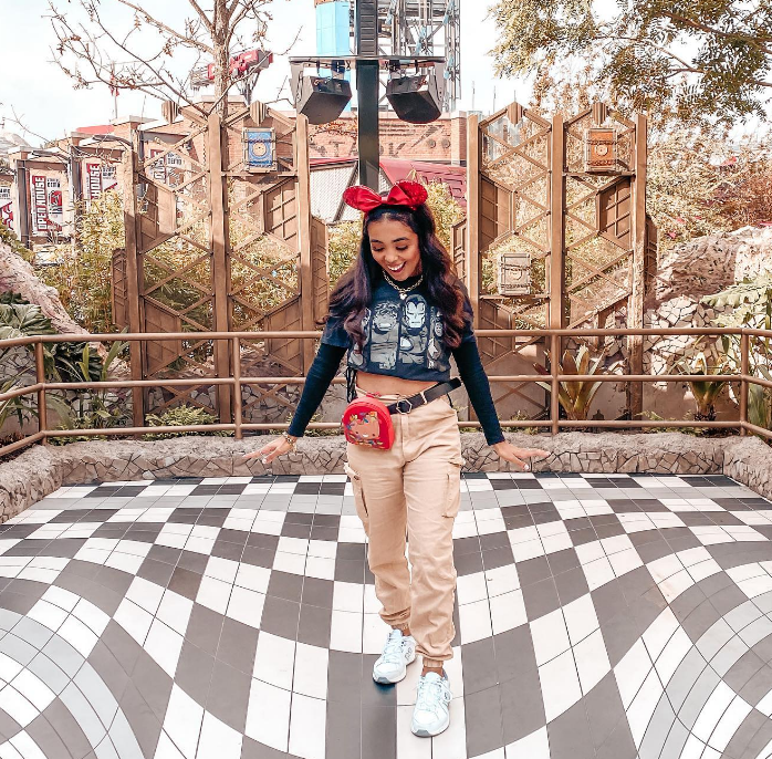 @cassiscastle Disney World outfit idea with cargo pants