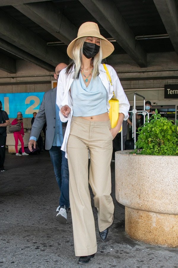Soo Joo Park airport outfit inspiration example