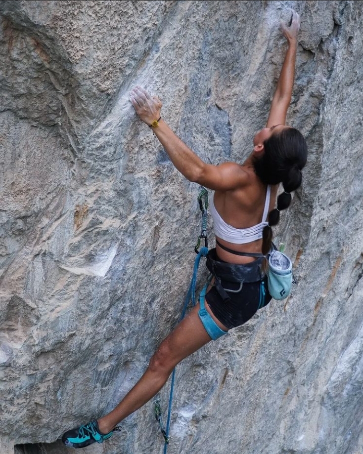 @maanguito outfit to wear to outdoor rock climbing