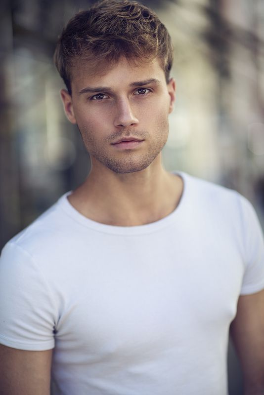 White T-Shirt outfit for men to wear to modelling headshots