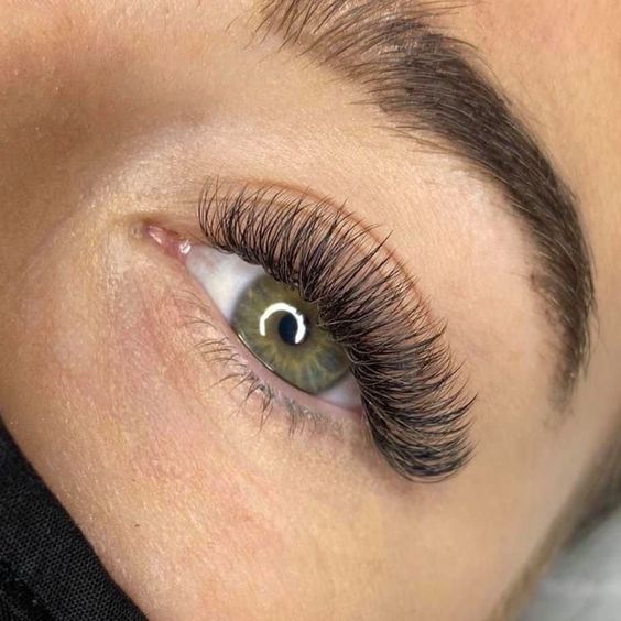 Properly done eyelash extensions example