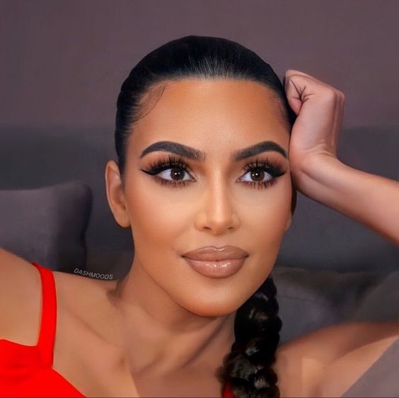 Kim Kardashian celebrity with almond shaped eyes