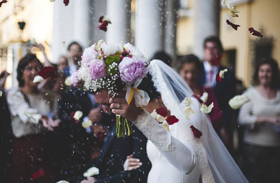 Why Do People Throw Rice at a Wedding Origins, Alternatives (2022)