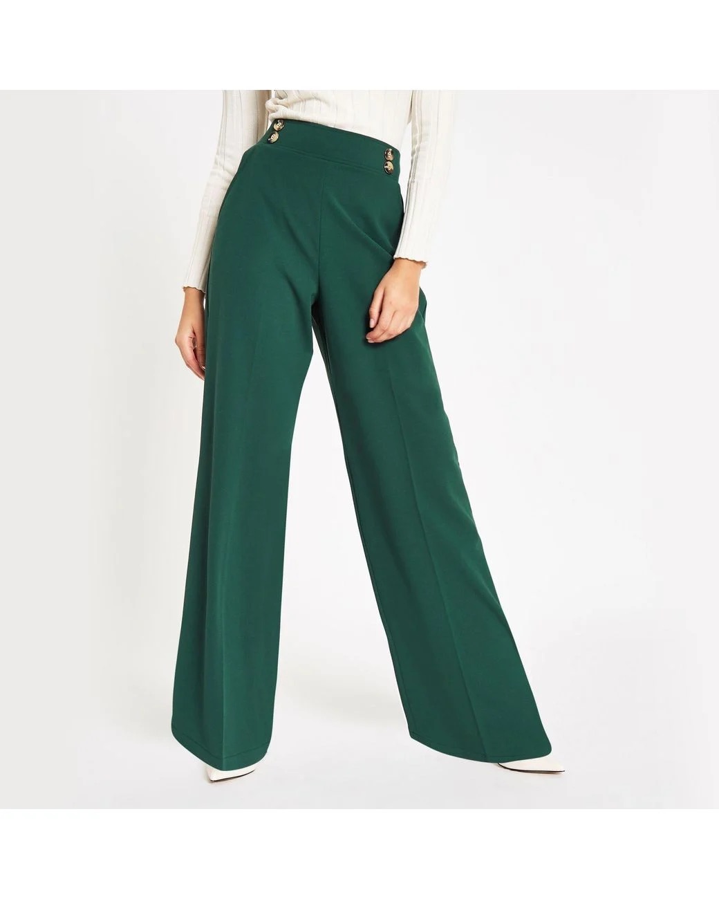 10 Outfits with Green Pants - Ultimate Styling Guide [2022]